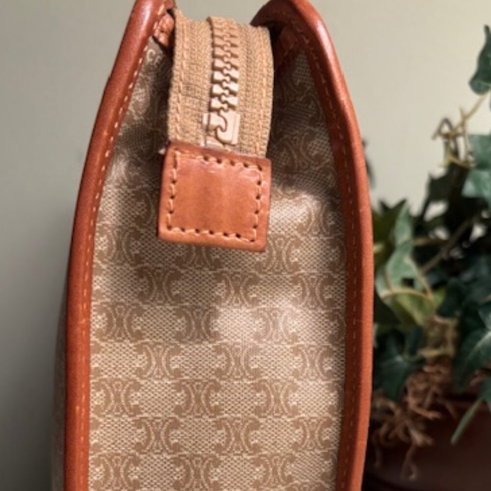 😘CLEAN😘 CELINE Triomphe Macadam Zip Around Document Pouch - Picture 7 of 15